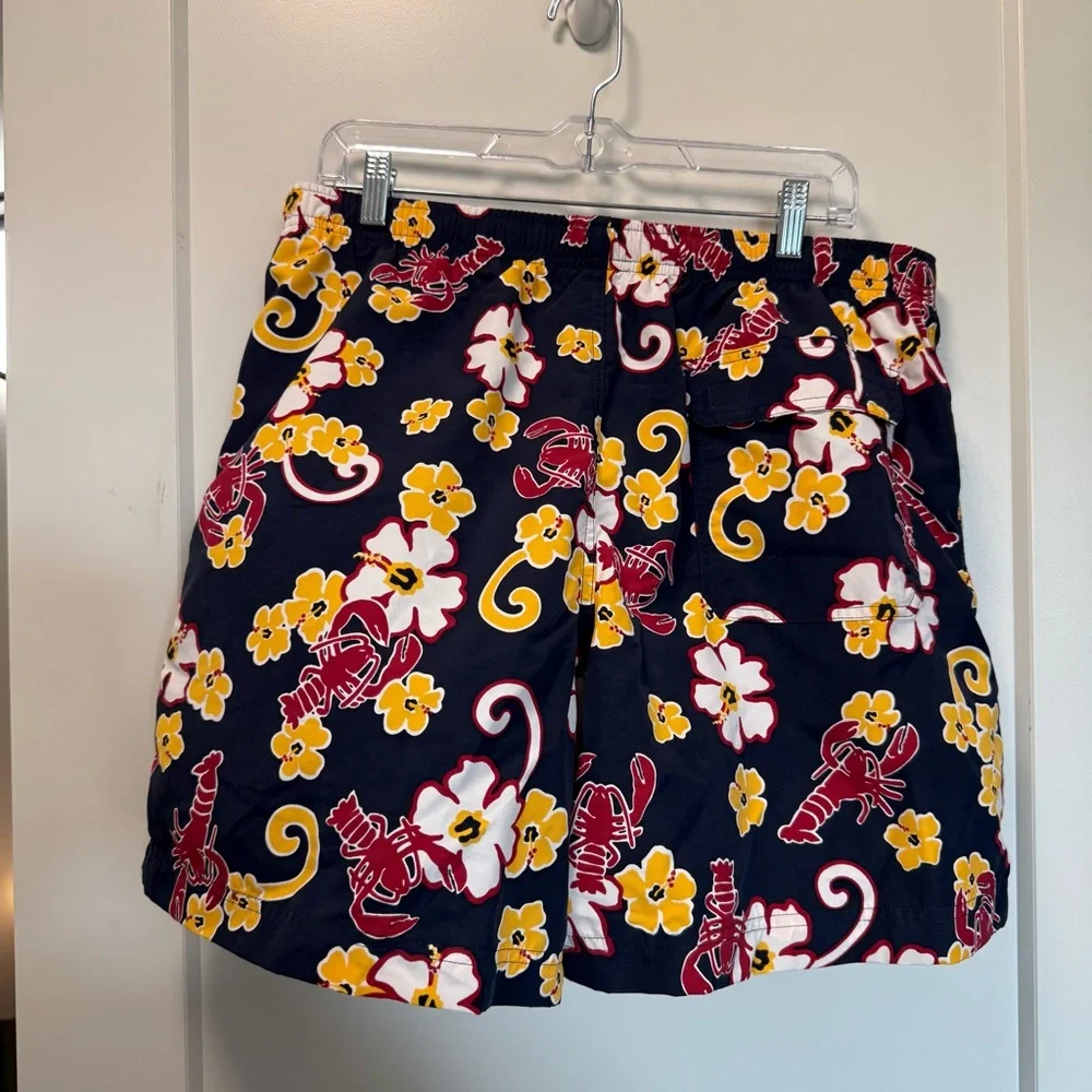 L.L. Bean Mens Swim Trunks Shorts Lobster Hibiscus Floral Print Novelty Vacation